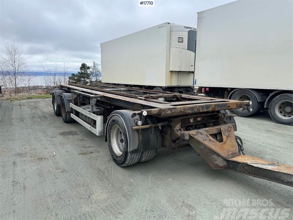 Istrail 3-axle hook trailer w/ tipper Overige opleggers