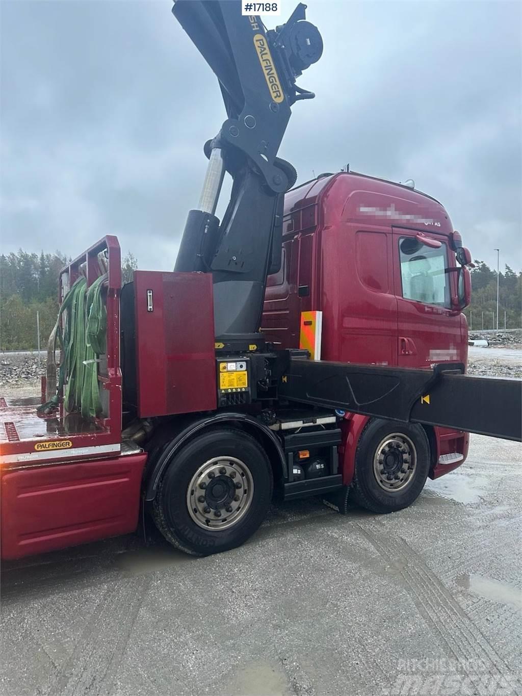 Scania R580 crane truck w/ 78 t/m Palfinger crane. Jib, w Vlakke laadvloer met kraan