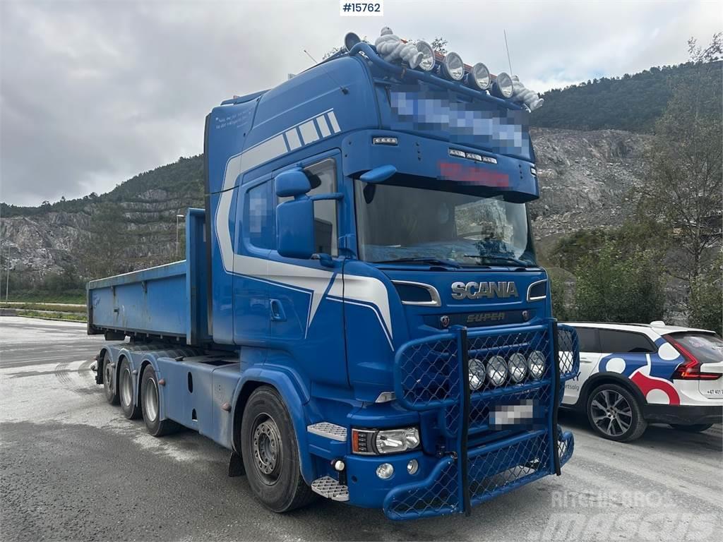 Scania R580 Tridem 8x4 Hook Truck. Euro 6. Vrachtwagen met containersysteem