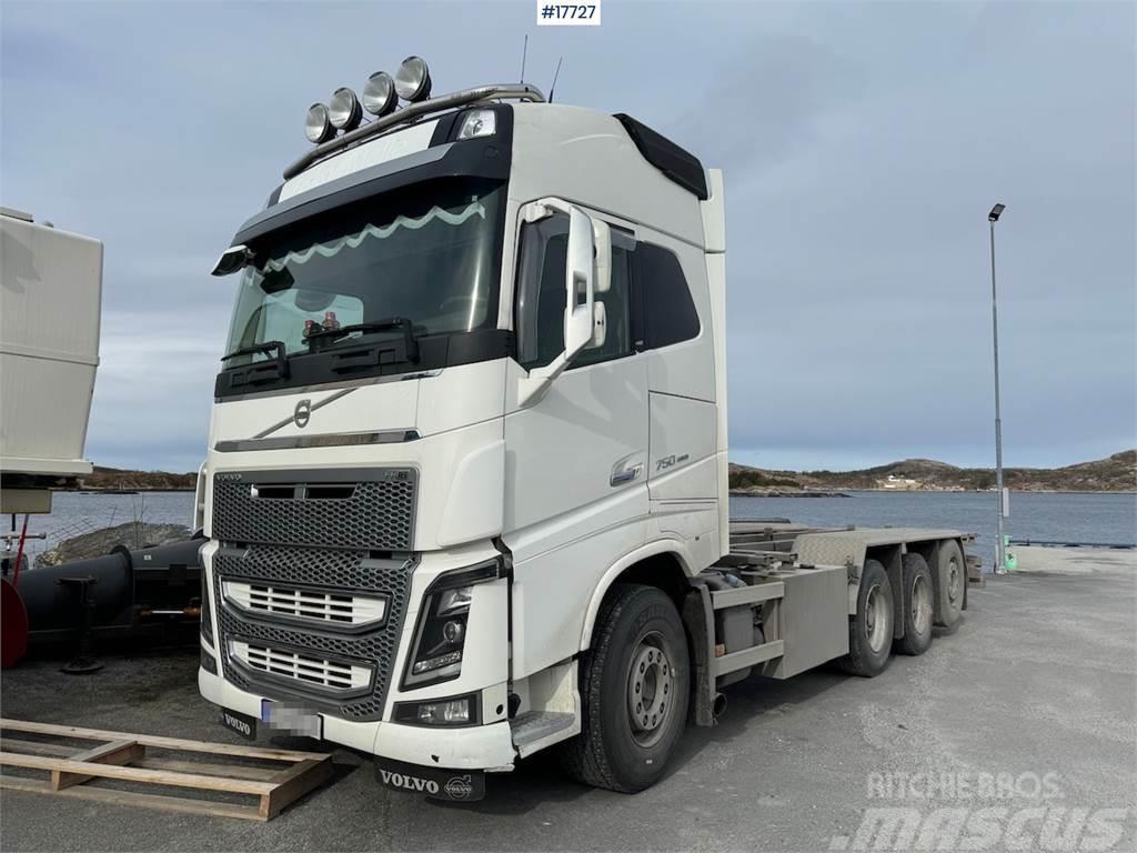 Volvo Fh16 8x4 chassis. WATCH VIDEO Chassis met cabine