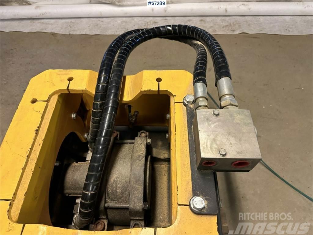 Engcon PP 350 Ground vibrator new on pallet Anders