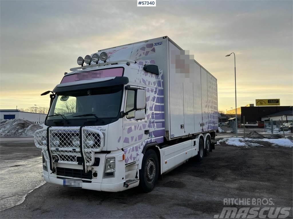 Volvo FM 440 6*2 Box truck with container base Bakwagens met gesloten opbouw