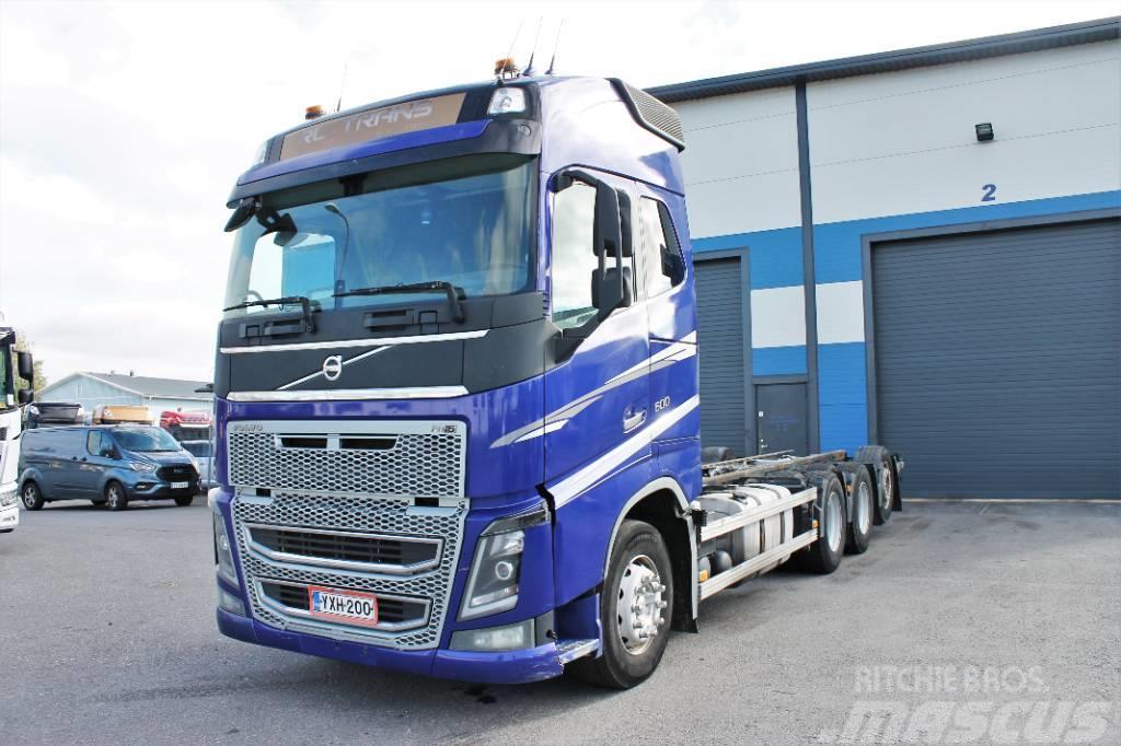 Volvo FH16 600  8x4*4 Chassis met cabine