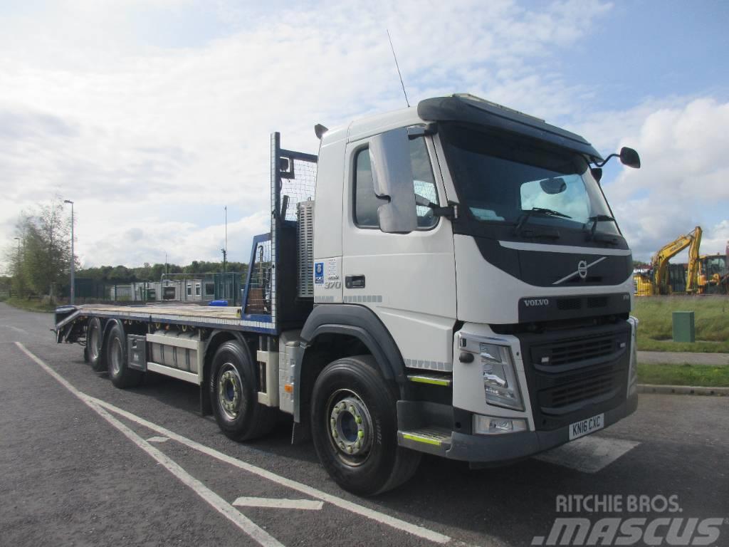 Volvo FM 370 Vrachtwagen met vlakke laadvloer en lier