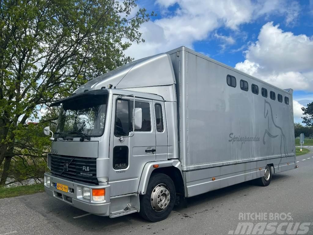 Volvo FL 614 12T 5 Paarden + Zadelkamer Dieren transport trucks