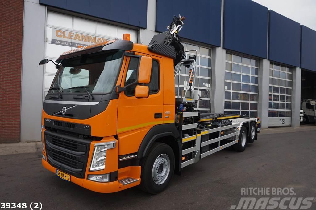 Volvo FM 410 HMF 23 ton/meter laadkraan Vrachtwagen met containersysteem