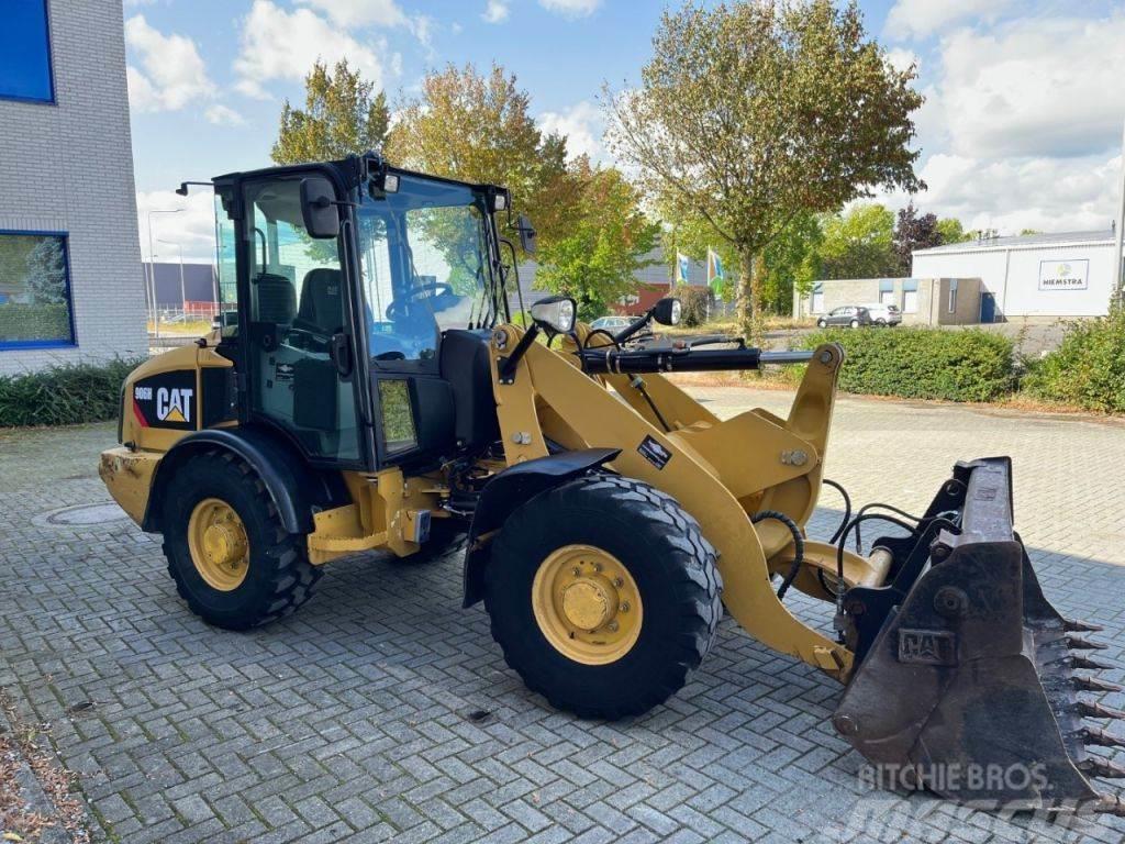 CAT 906H wheelloader, 2011 year, Bucket and forks! Wielladers