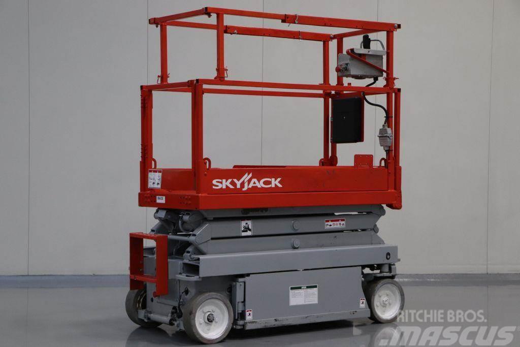 SkyJack SJIII-3215 Schaarhoogwerkers