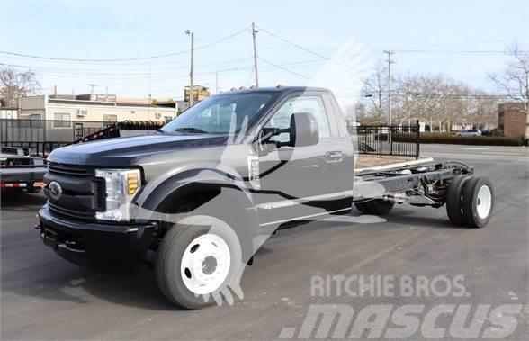 Ford F450 XL Chassis met cabine