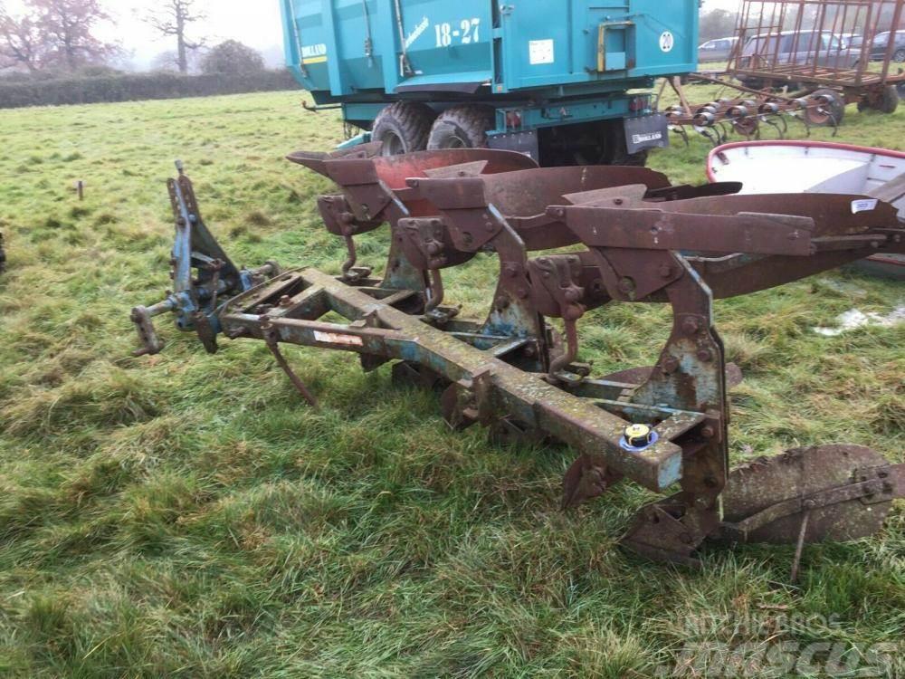 Ransomes 3 Furrow reversible plough £450 plus vat £540 Conventionele ploegen