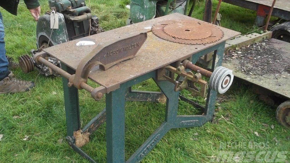  Saw bench with Lister twin cylinder diesel engine  Overige componenten