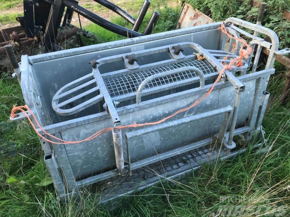  sheep turn over crate lightly used Overige veehouderijmachines