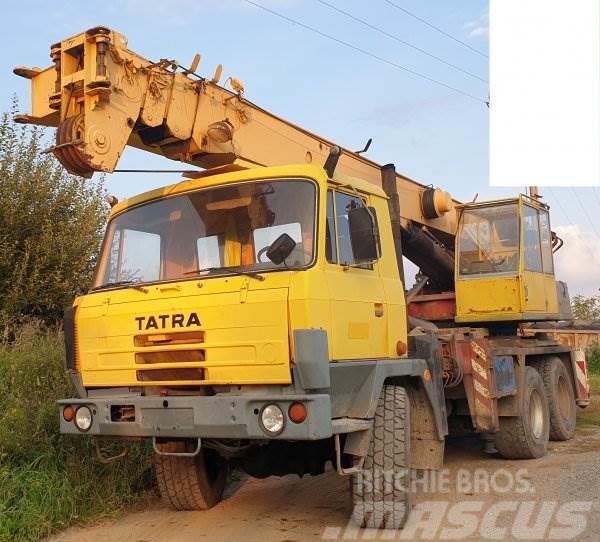 Tatra 815 +AD20 T Vlakke laadvloer met kraan