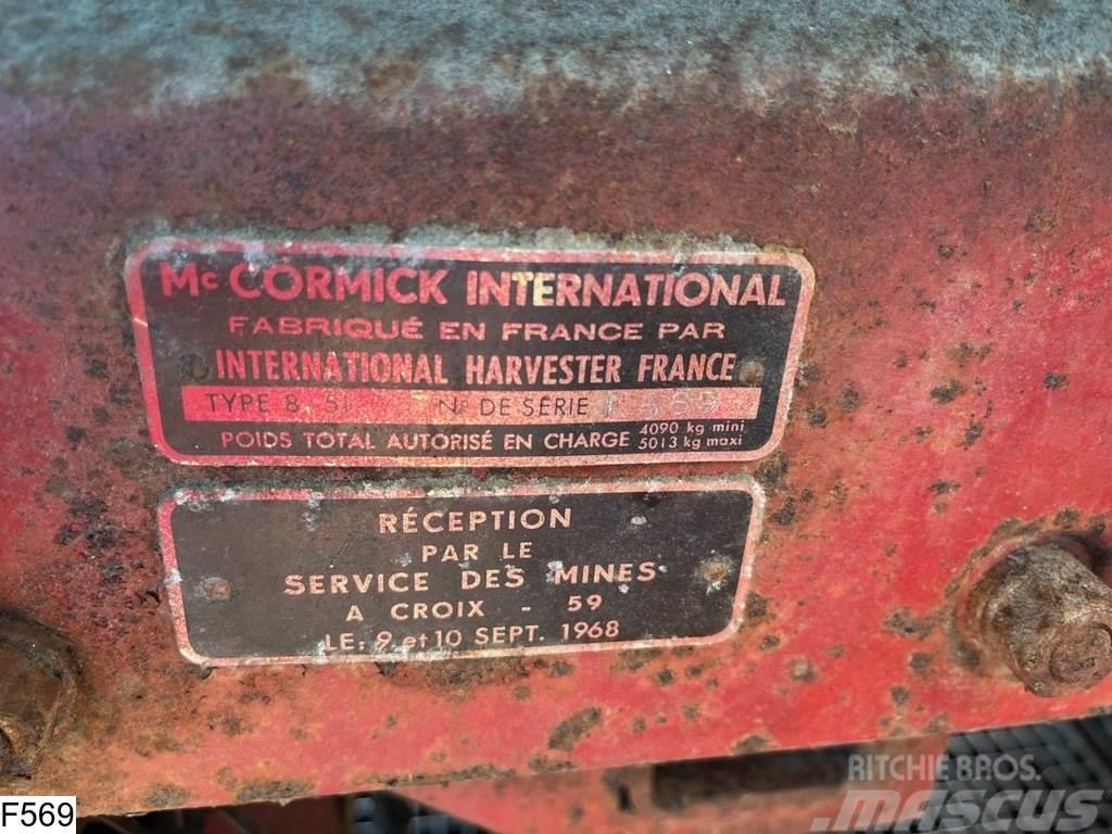 International 851 Mc Cormick International 851 Maaidorsmachines