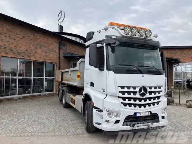 Mercedes-Benz Arocs 2851 L Vrachtwagen met containersysteem