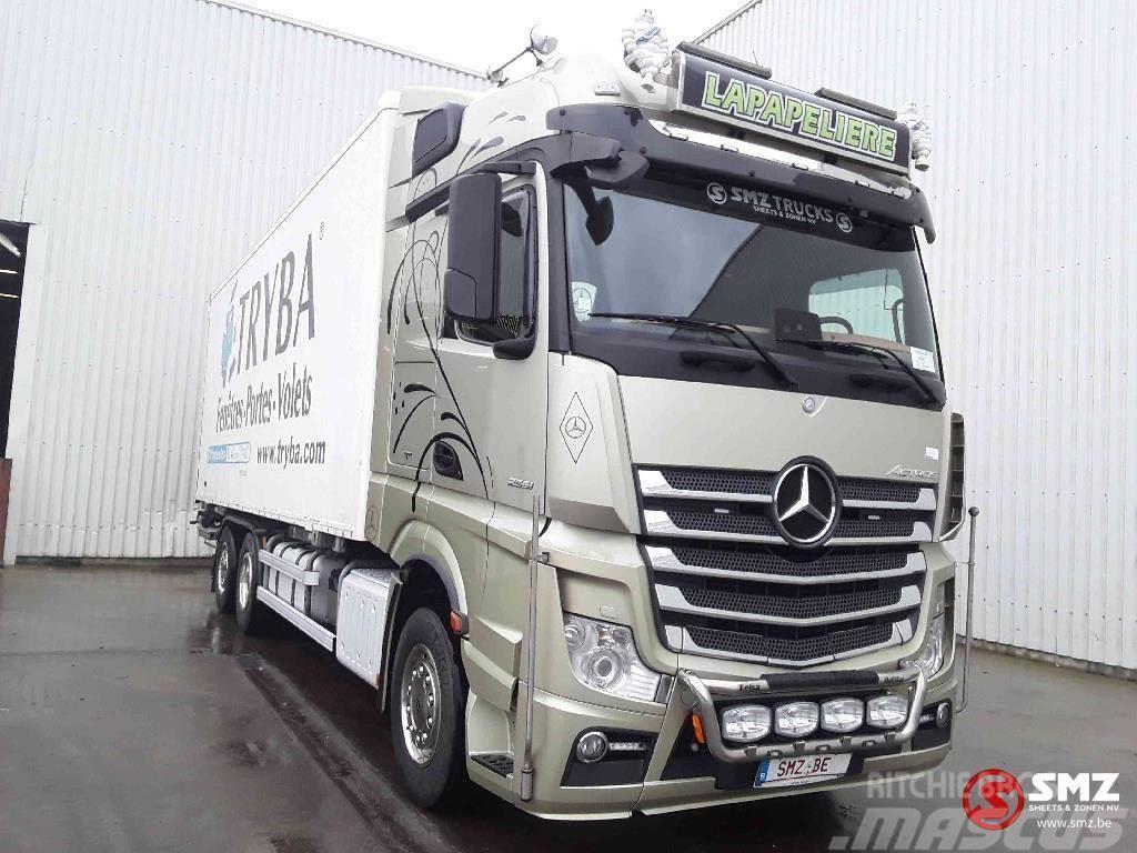 Mercedes-Benz Actros 2551 BigSpace Retarder showtruck Containerchassis