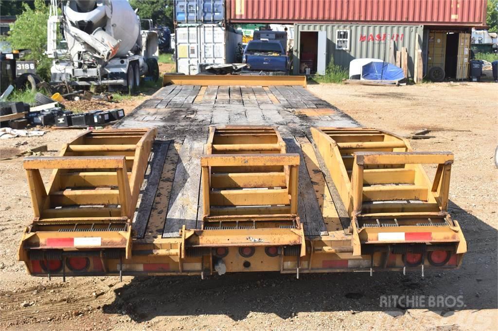 Eager Beaver  Low loader-semi-trailers