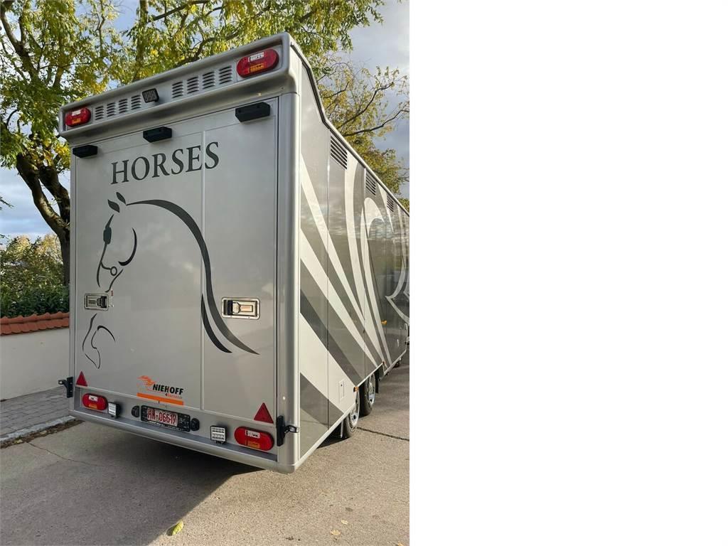 Blomenröhr / Niehoff 4-5 Pferde und Wohnung Veetransport oplegger