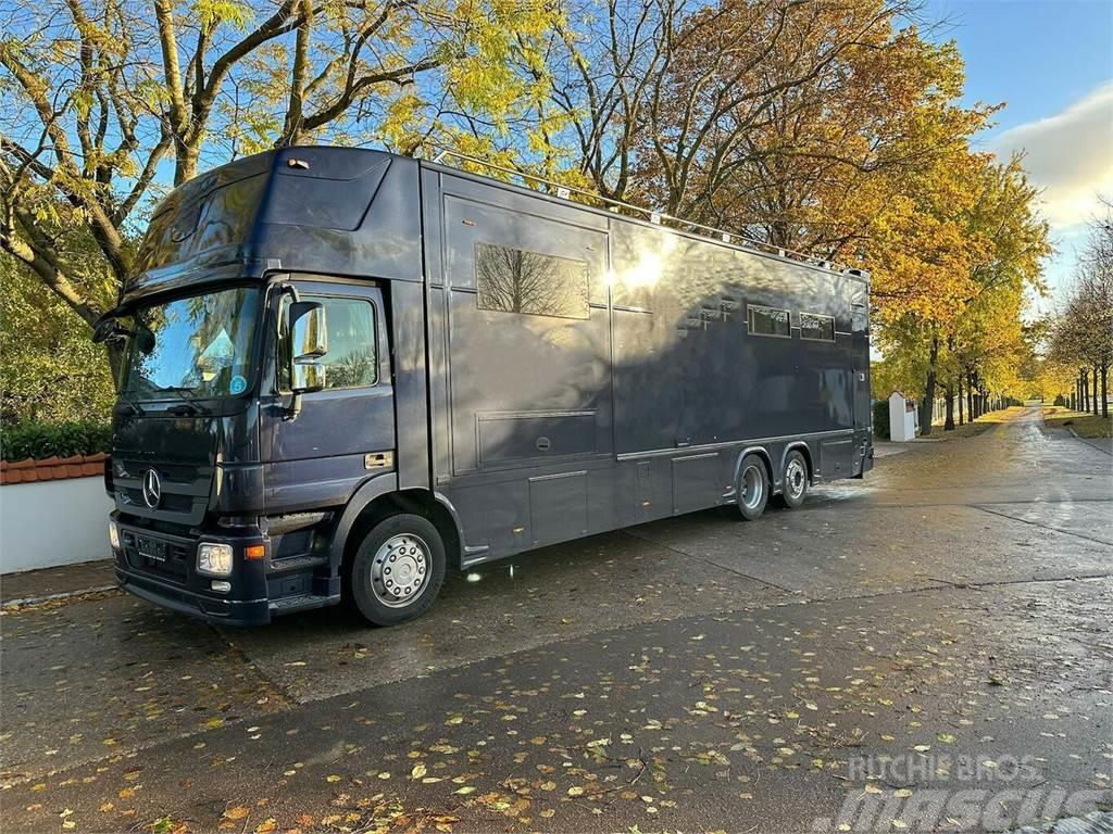 MERCEDES-BENZ Actros 26400 JK 5-6 Pferde Popout Automatik Dieren transport trucks