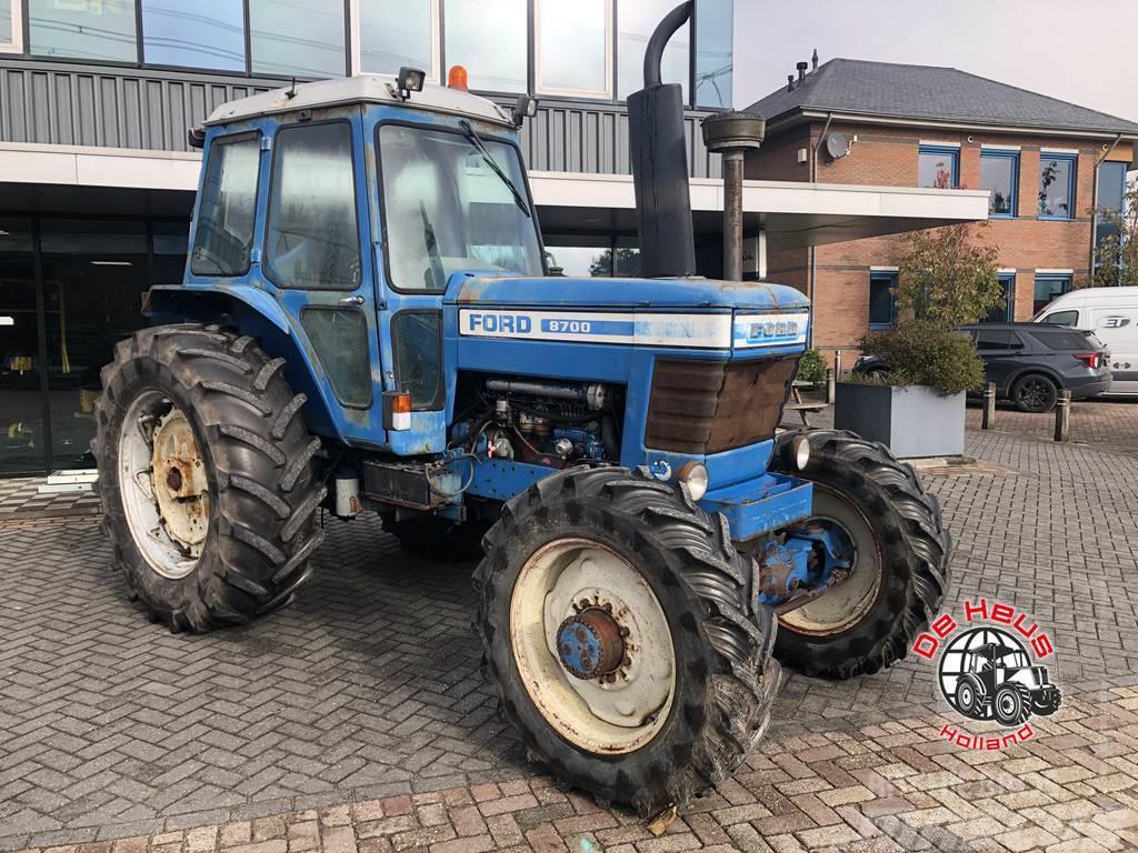 Ford 8700 4wd. Tractoren