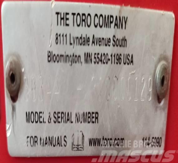 Toro Groundsmaster 3280-D Traction Unit Rijmaaiers