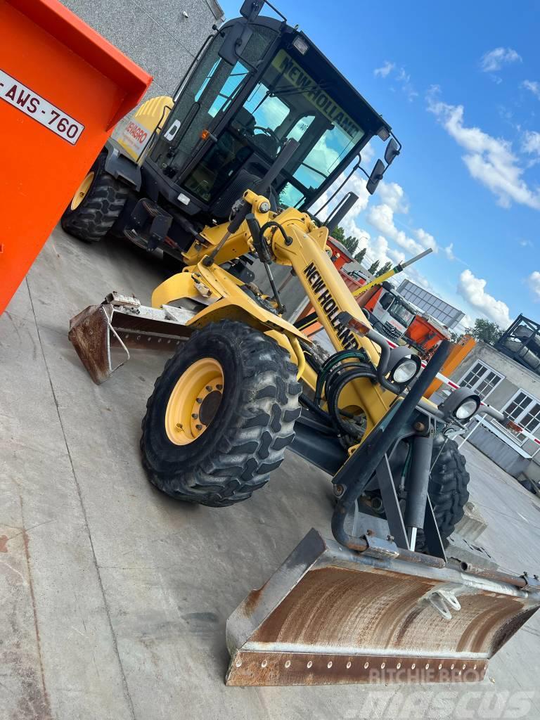 New Holland 106.7 A Graders