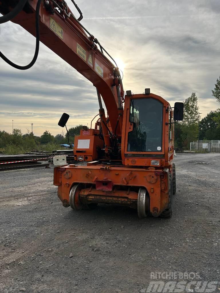 CASE 788 Rail Road excavator Rail- en spoorwegonderhoud