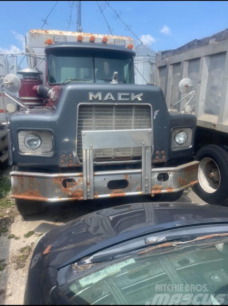 MAC Truck Kipper