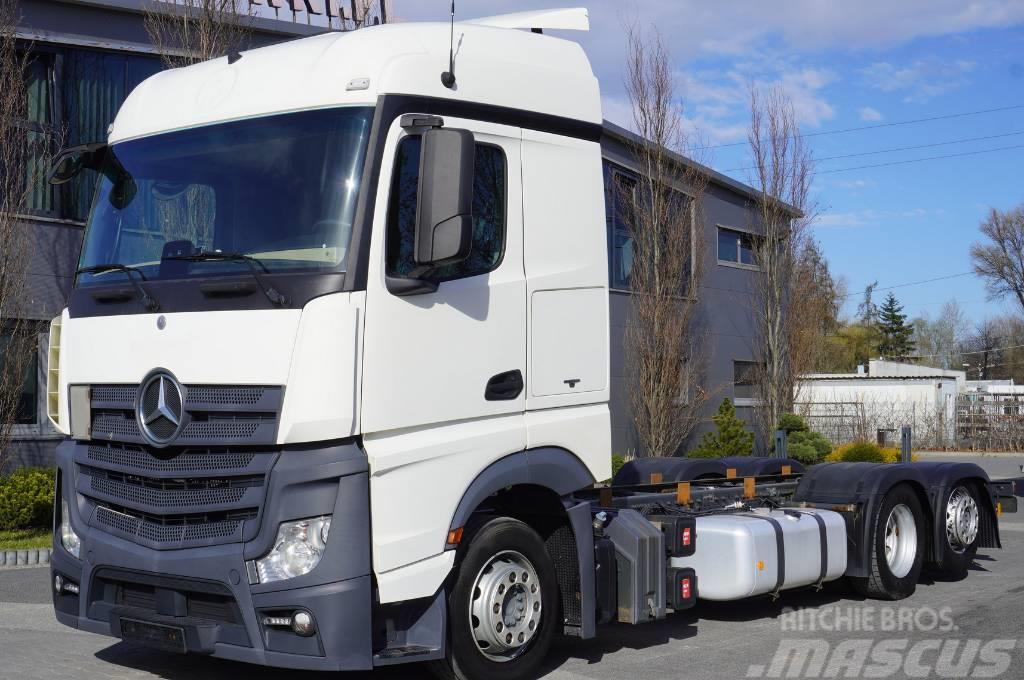 Mercedes-Benz Actros 2542 Low Deck 6×2 E6 / Chassis / third stee Chassis met cabine