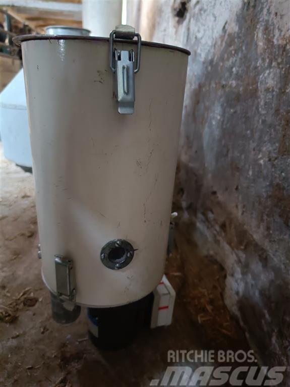  - - -  Kalkdoserer til stokerfyr Biomassa boilers en ovens