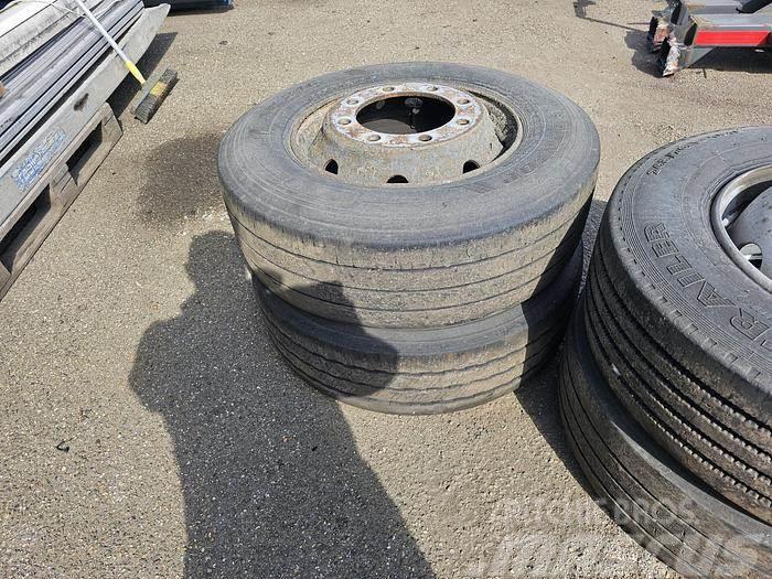  BRIDGETONE AND OTHERS 8 USED TRAILER TIRES  SIZE 2 Overige componenten