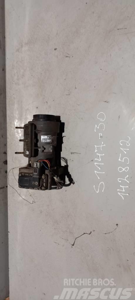 Scania R124.420 main brake valve 1428512 Remmen