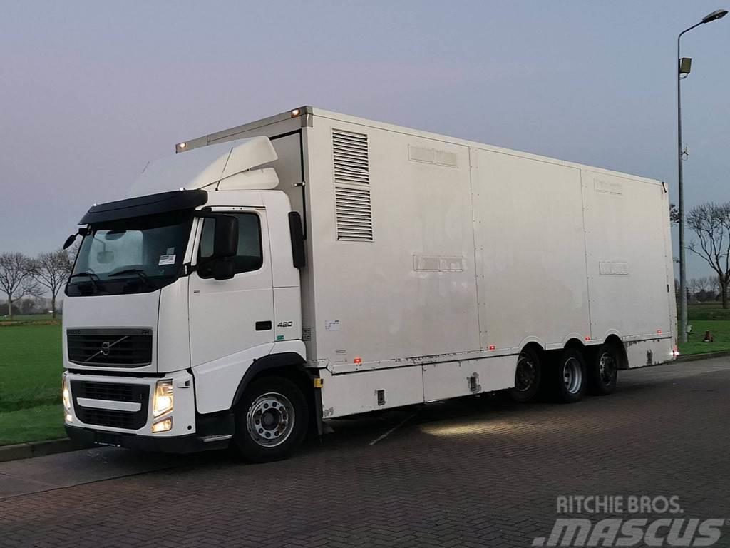 Volvo FH 13.420 8x2 live animals Dieren transport trucks