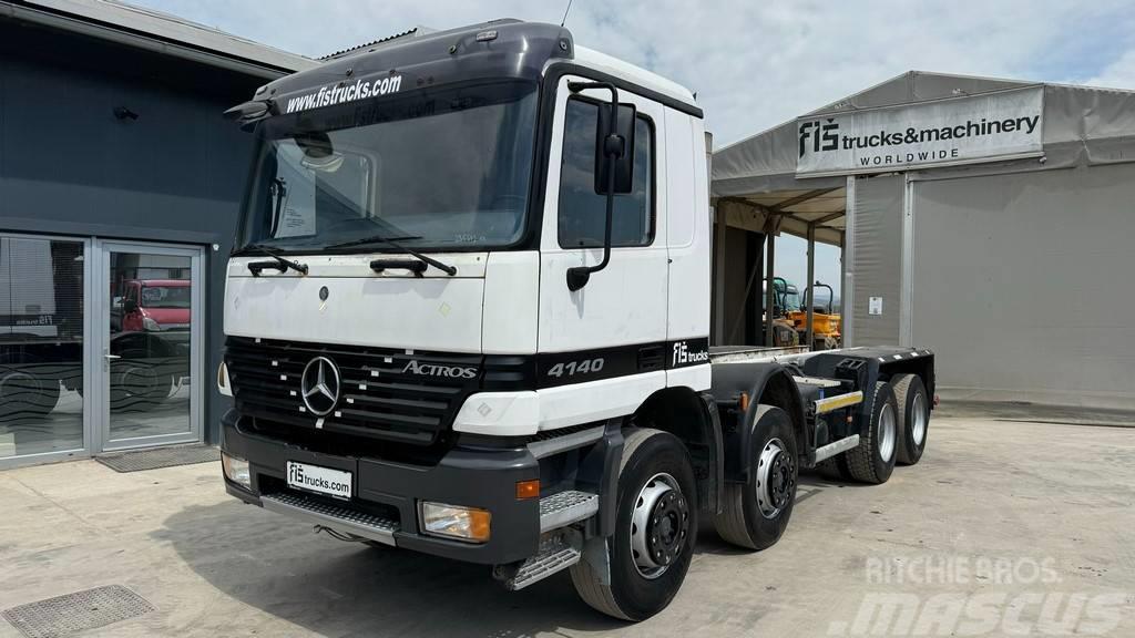 Mercedes-Benz ACTROS 4140 8X4 chassis - big axle Chassis met cabine