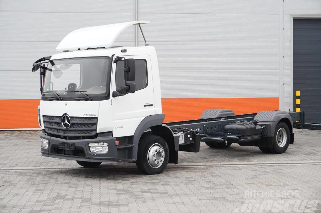 Mercedes-Benz Atego 1223 16.000km !!! Chassis 7m , 3-seat Cab Chassis met cabine