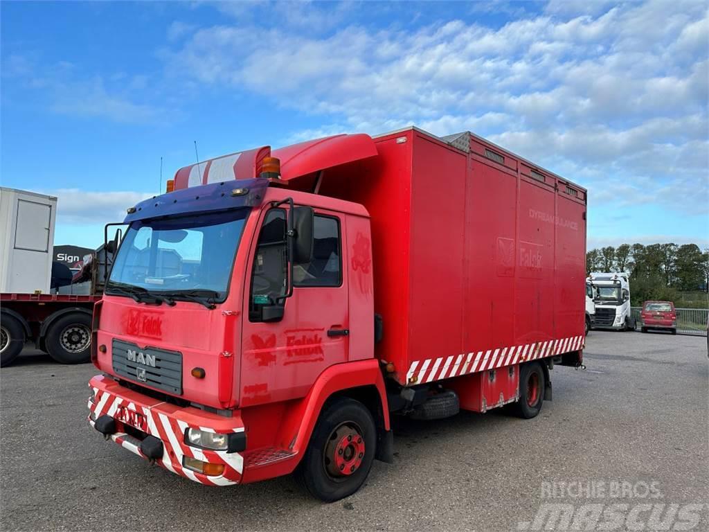 MAN 10.220 Dyreambulance Dieren transport trucks