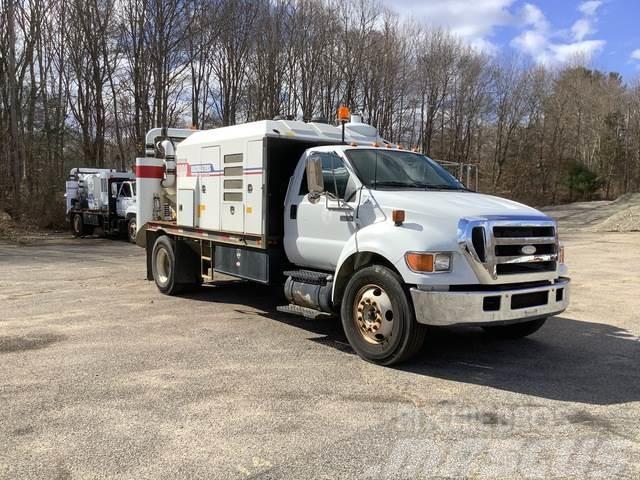 Ford F-650 Rupsgraafmachines