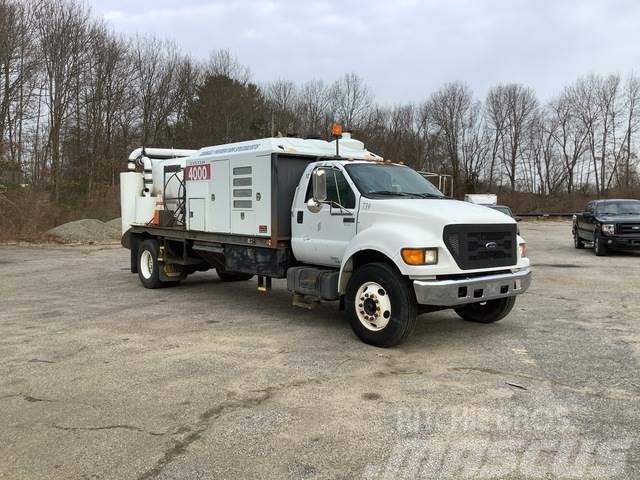 Ford F-750 Rupsgraafmachines