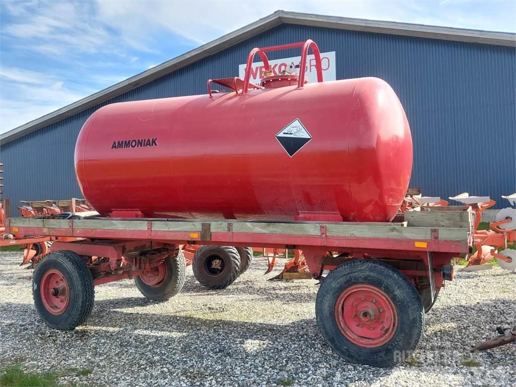 Agrodan Ammoniaktank på vogn Brandstof-en toegevoegde tanks