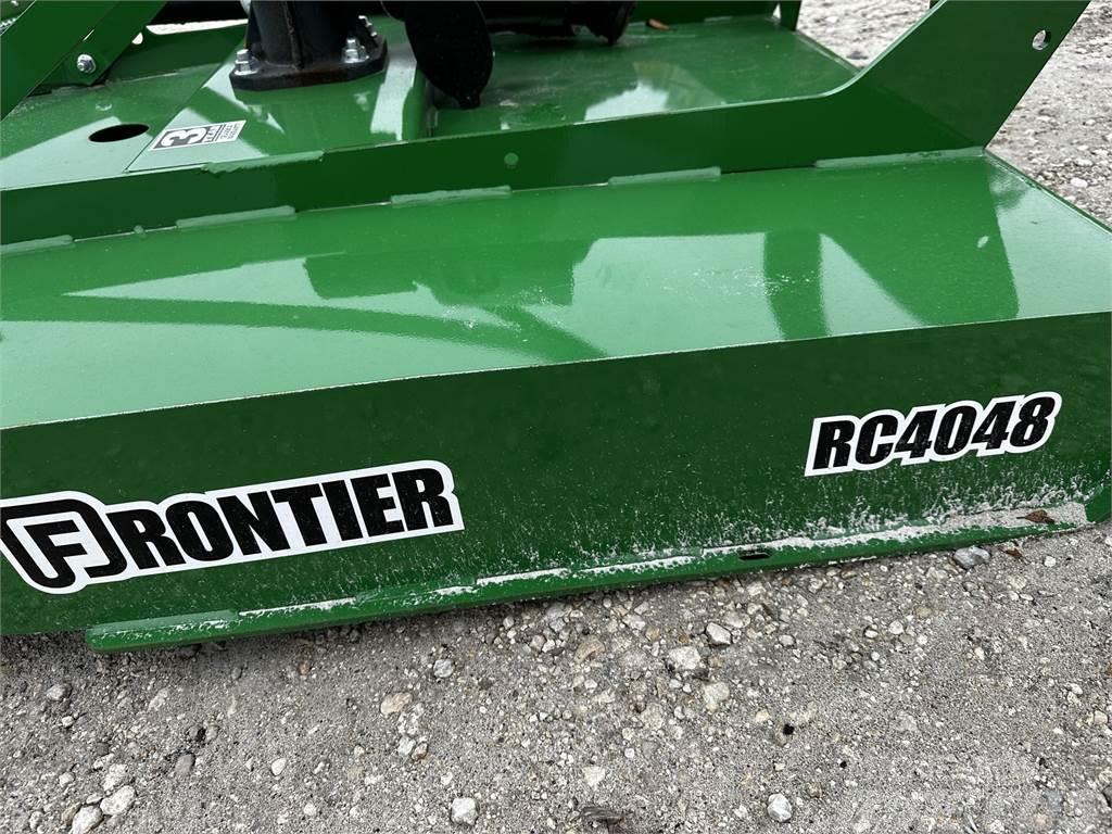 Frontier RC4048 Balenhakselaars, -snijders en -afwikkelaars