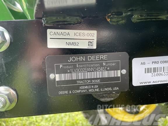 John Deere 3032E Compacttrekkers