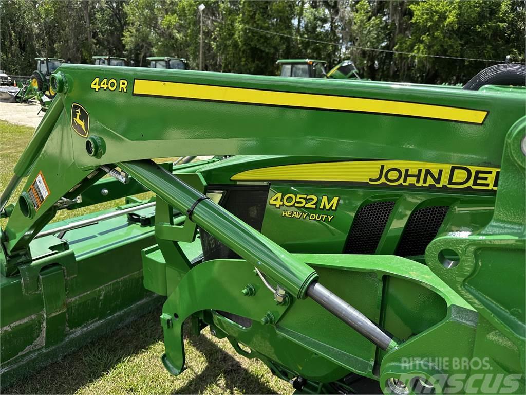 John Deere 4052M Tractoren