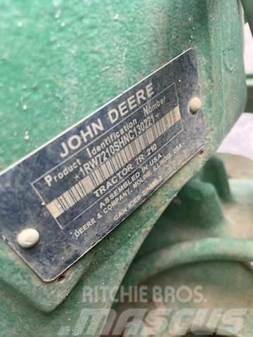 John Deere 7R 210 Tractoren