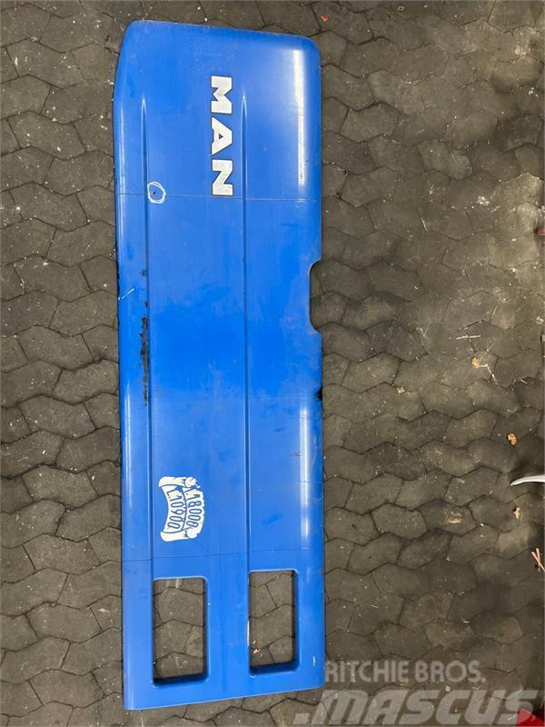 MAN MAN SIDE PANEL 81.41680-0040 Chassis en ophanging
