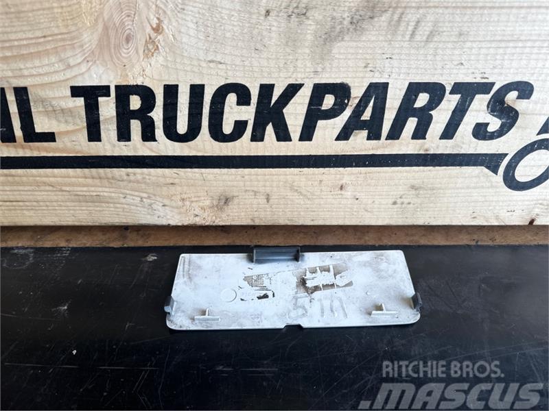 Scania  COVER, HEADLAMP HOUSING LEFT 2334520 Chassis en ophanging