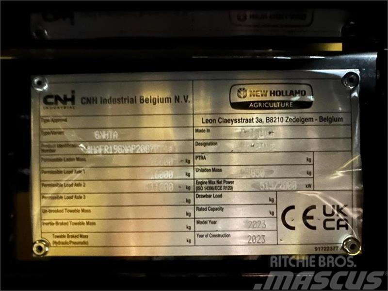 New Holland CR10.90 + 41” VarioFeed HD Maaidorsmachines