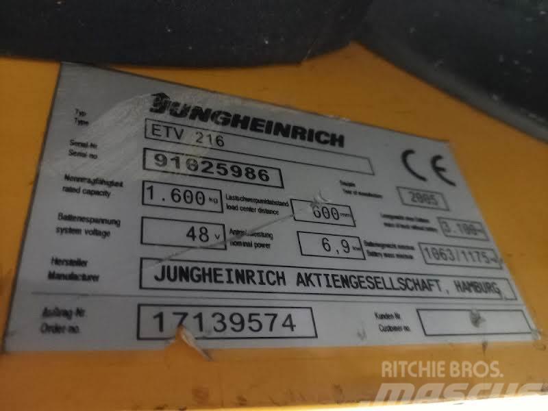 Jungheinrich ETV 216 Reachtruck voor hoog niveau