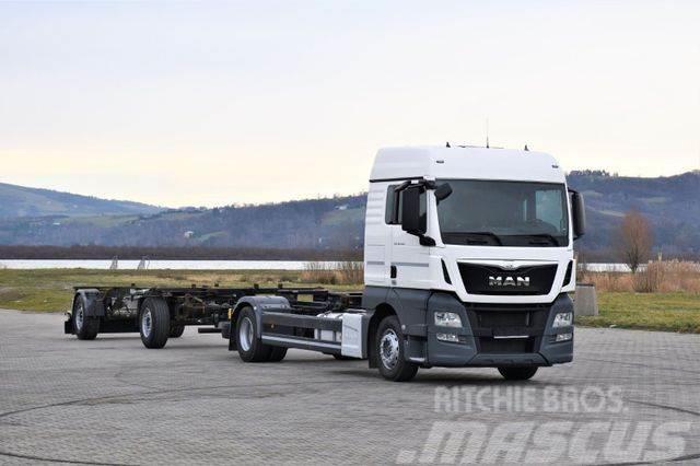 MAN TGX 18.440 Fahrgestell 7,00m + Anhänger 6,90m Chassis met cabine