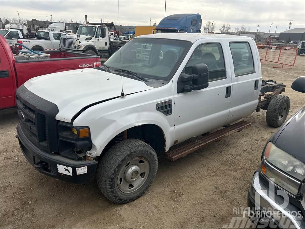 Ford F-350 Chassis met cabine