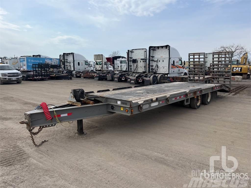  J C TRAILERS 29 ft T/A Dieplader